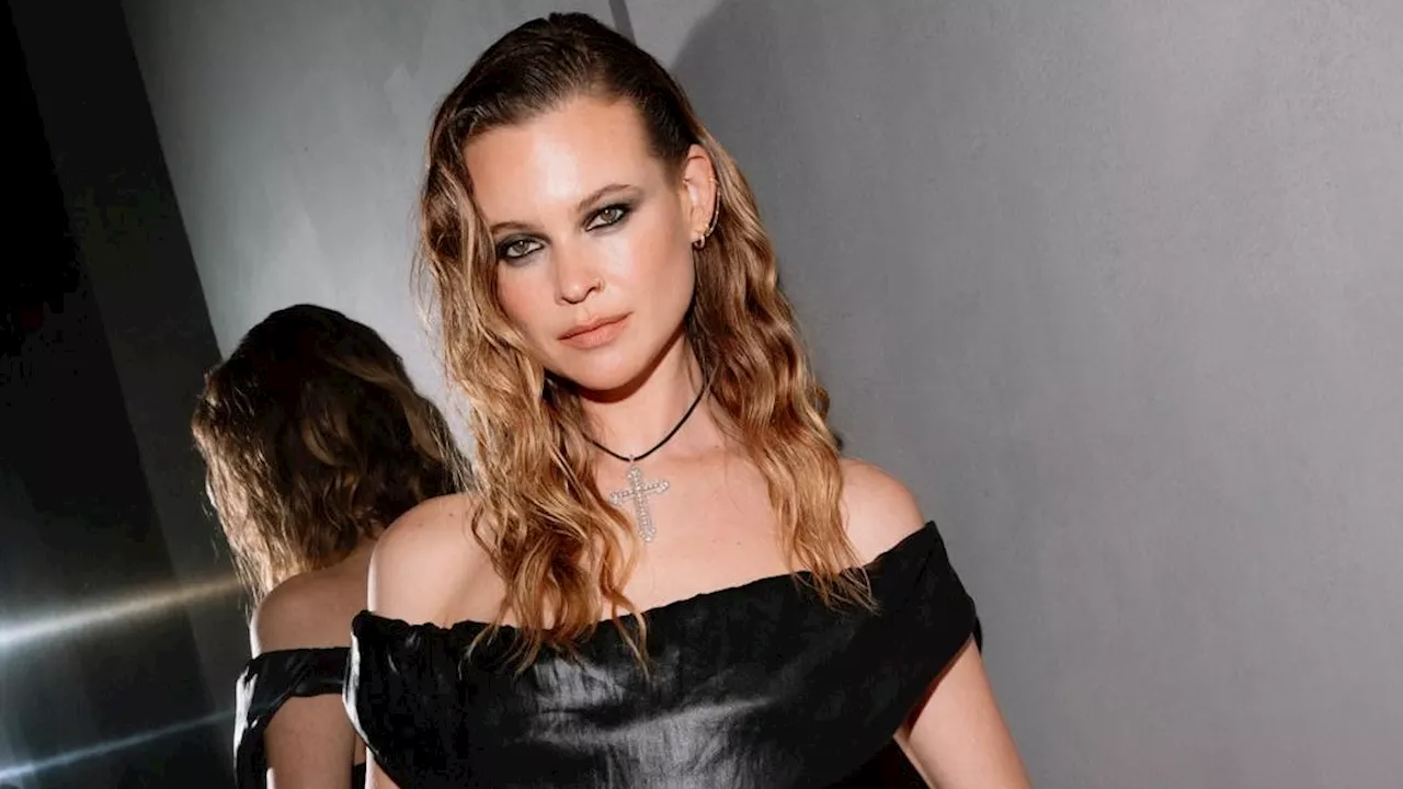 Behati Prinsloo, «Il segreto del mio guardaroba? Le borse. Una it bag può cambiarti il look»