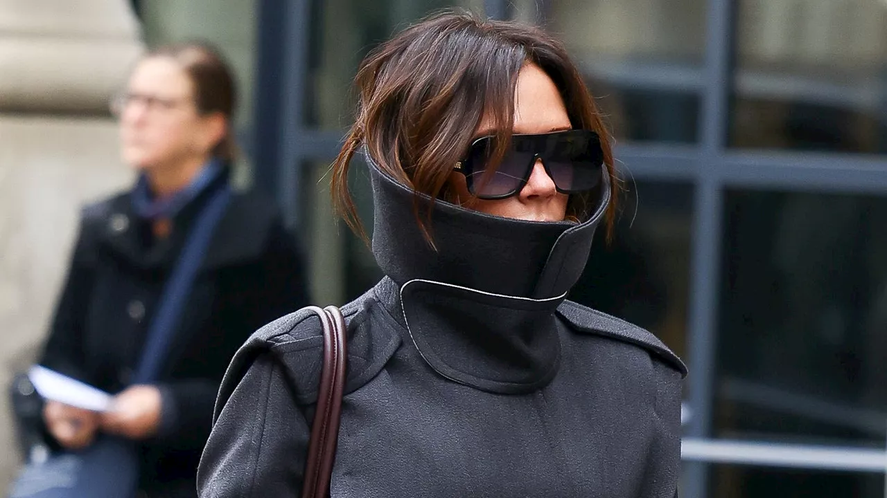 Victoria Beckham succombe à la tendance manteau qu'elle a elle-même lancée