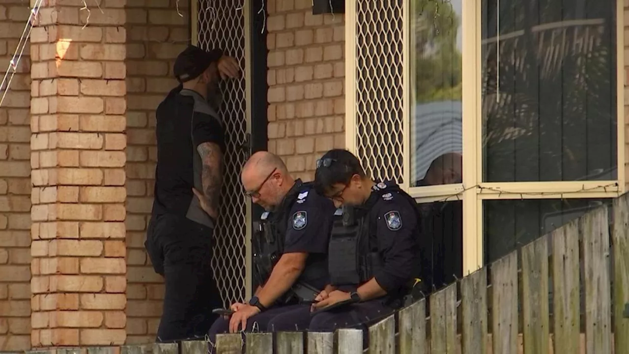 Man arrested after police urged hundreds of residents to stay indoors at Urangan