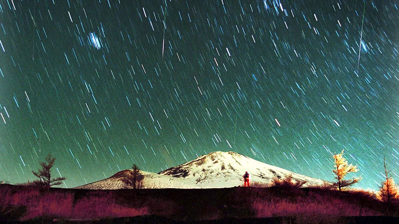 The Leonid meteor shower peaks as the supermoon wanes