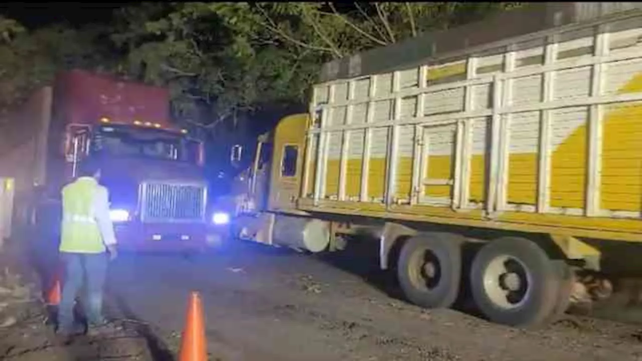 Tras reparar socavón, se reabre carretera federal 180, tramo Nautla-Cardel