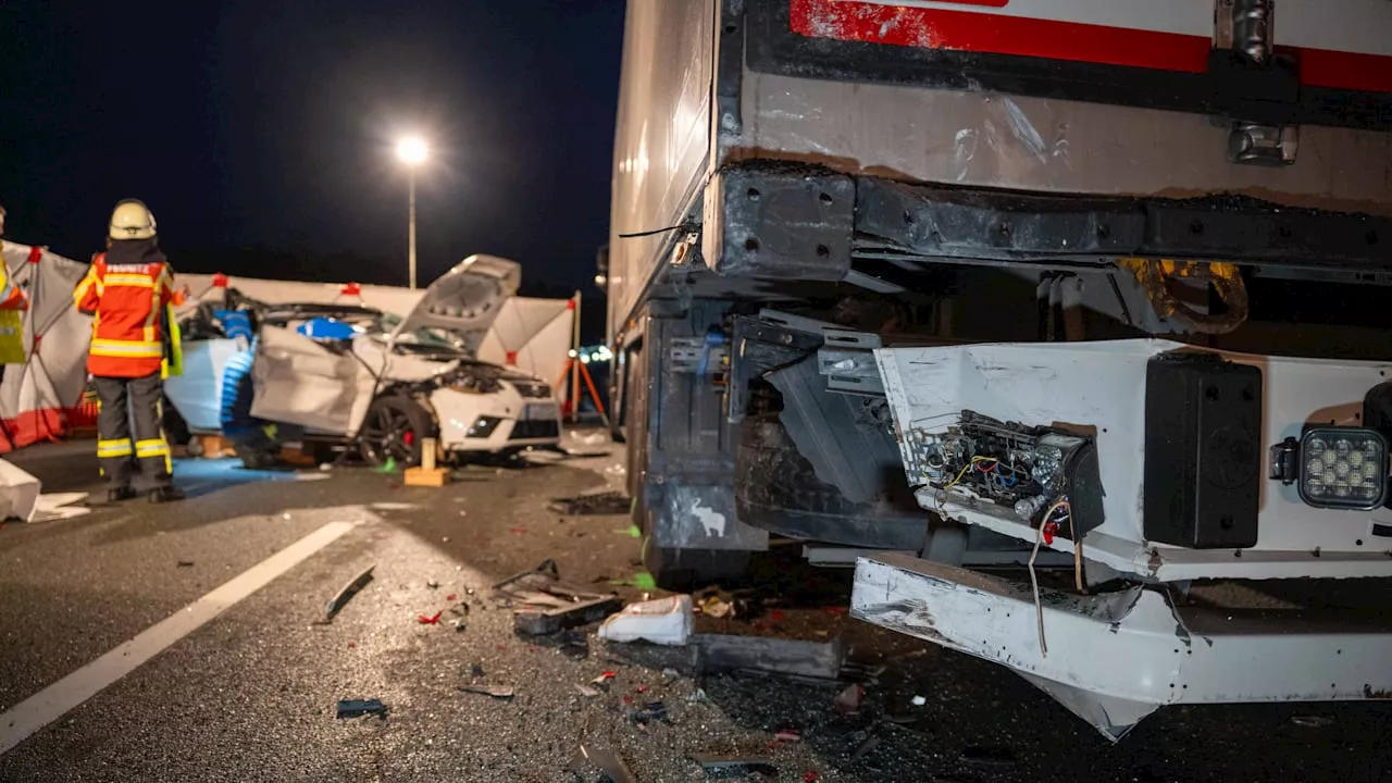 Tödlicher Unfall auf der A9: Frau stirbt an Stau-Ende