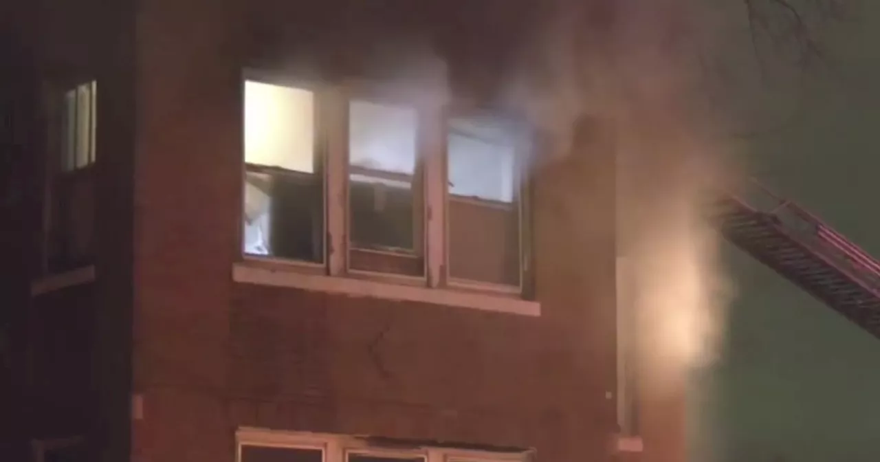 3 people injured in apartment building fire on Chicago's West Side