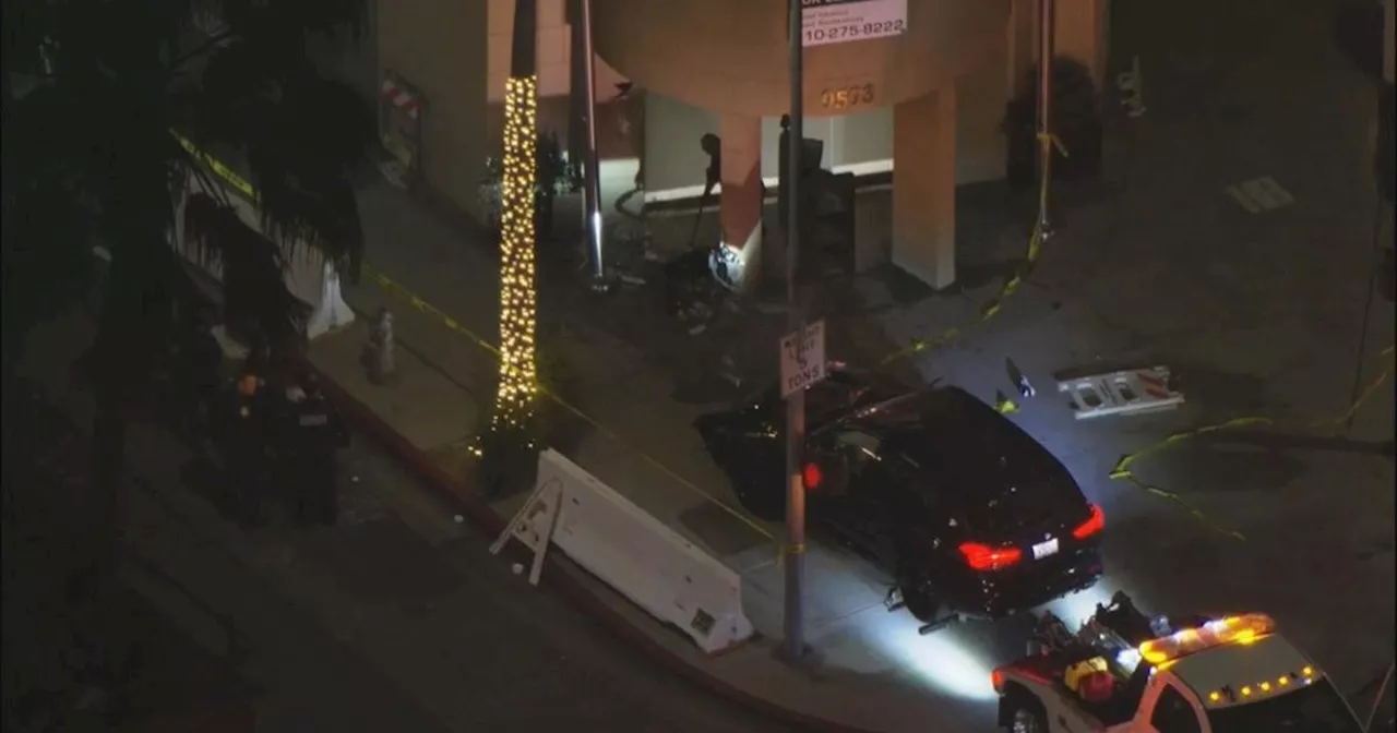 Carjacking suspect in Beverly Hills crashes into building near Rodeo Drive holiday lights show