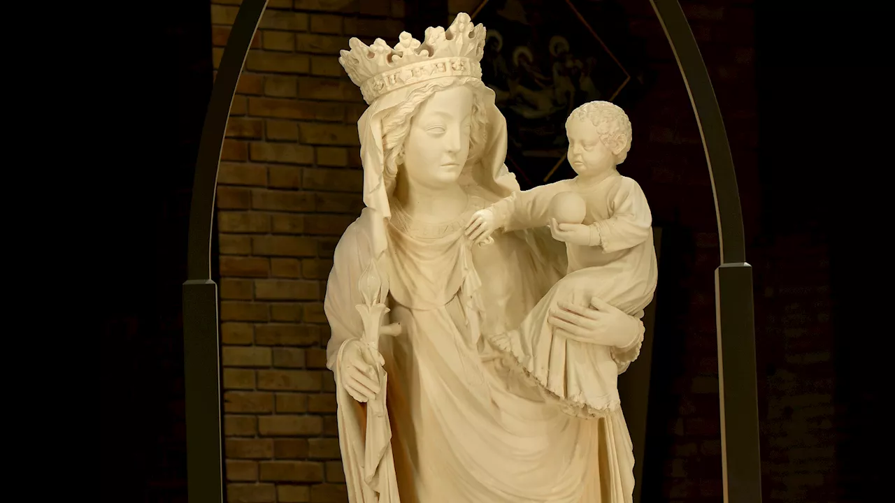 Notre-Dame de Paris : la statue de la Vierge à l'enfant fait son retour lors d'une procession exceptionnelle ce vendredi