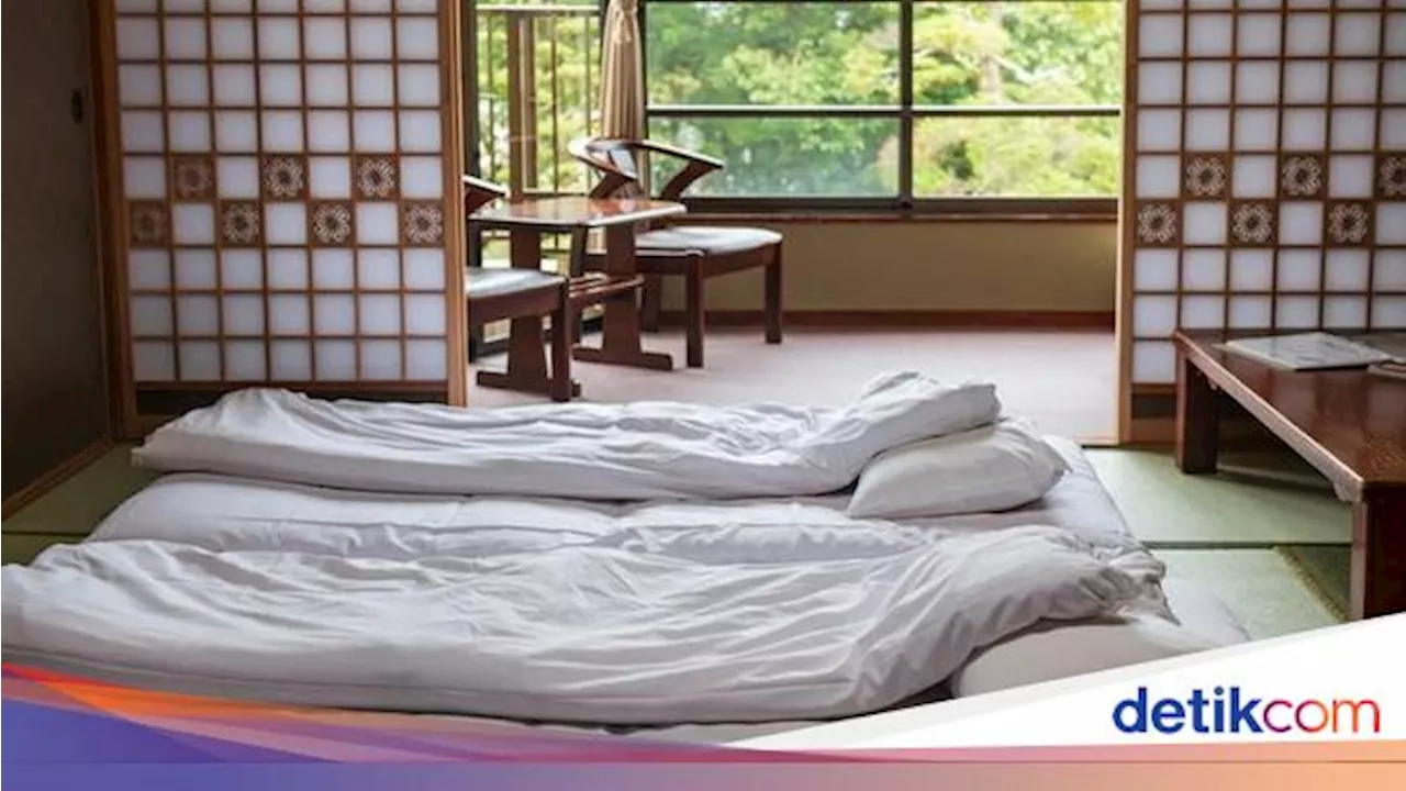 Kenapa Orang Jepang Suka Tidur di Lantai Pakai Futon? Ternyata Ini Manfaatnya