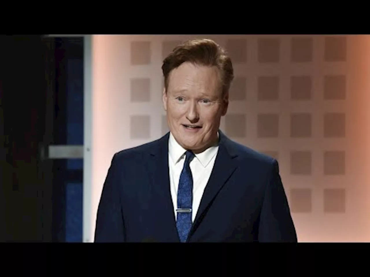 Conan O'Brien leder Oscarsgalan. I mars.