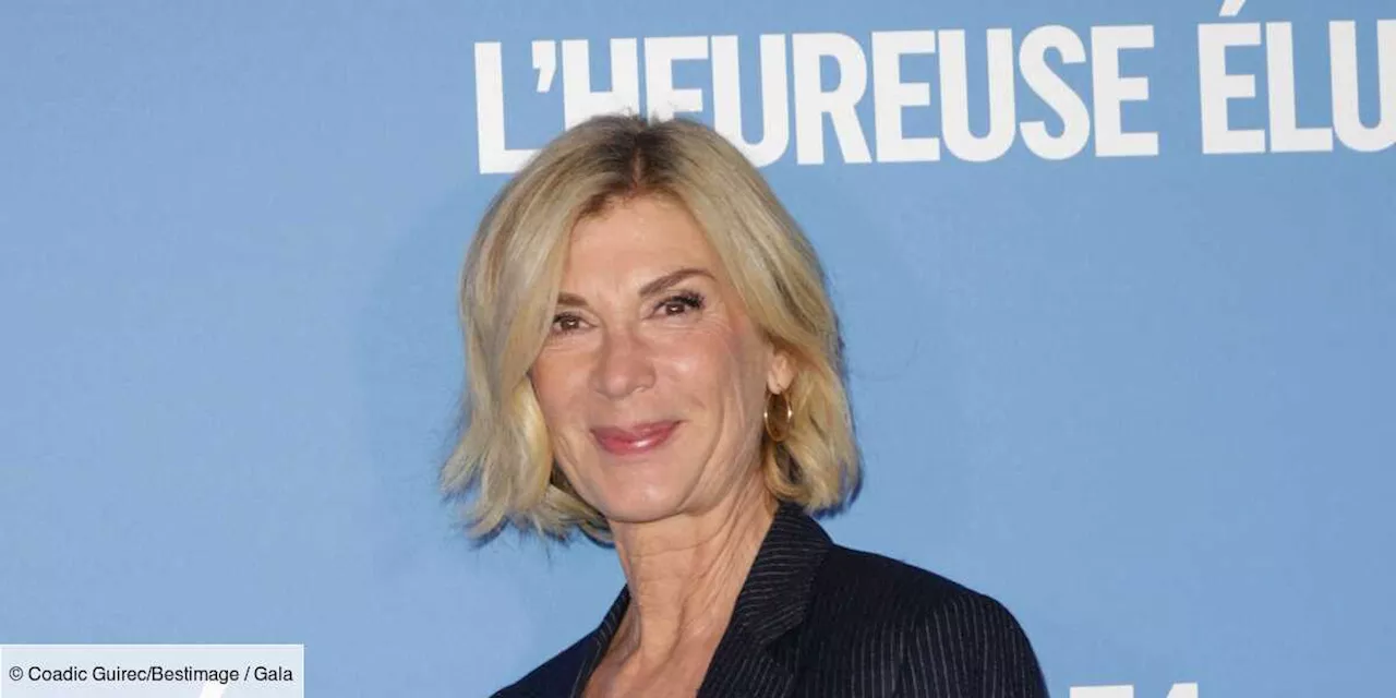 Michèle Laroque passe au micro-carré blond platine, une transformation réussie !