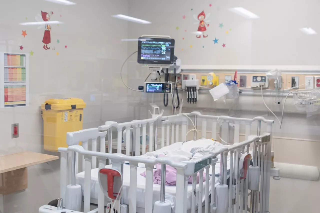 Montreal children’s hospitals over capacity, ask parents not to come unless critical