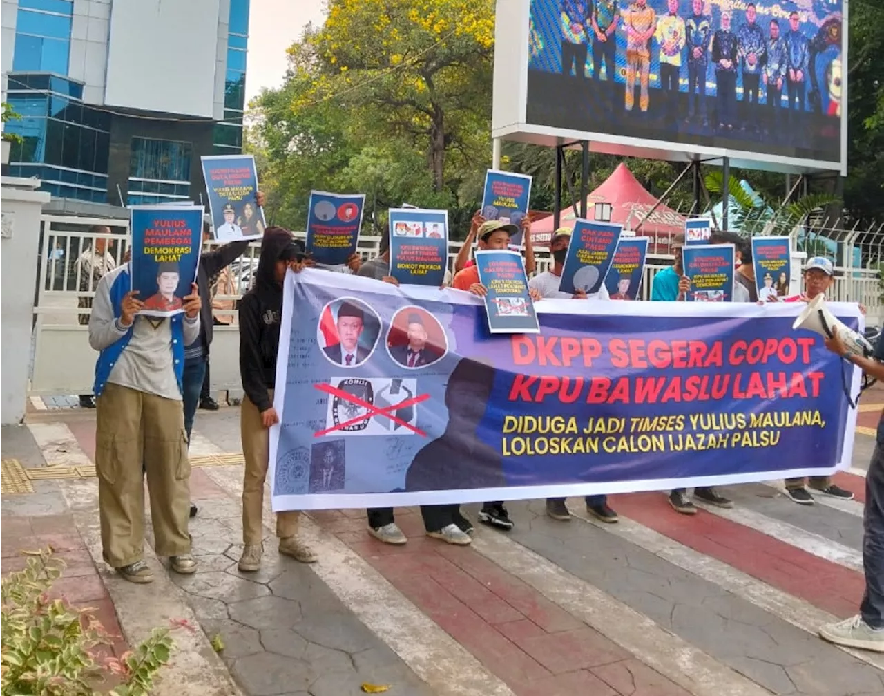 Jaringan Pemantau Pemilu Kembali Desak DKPP Pecat Pimpinan KPU & Bawaslu Lahat