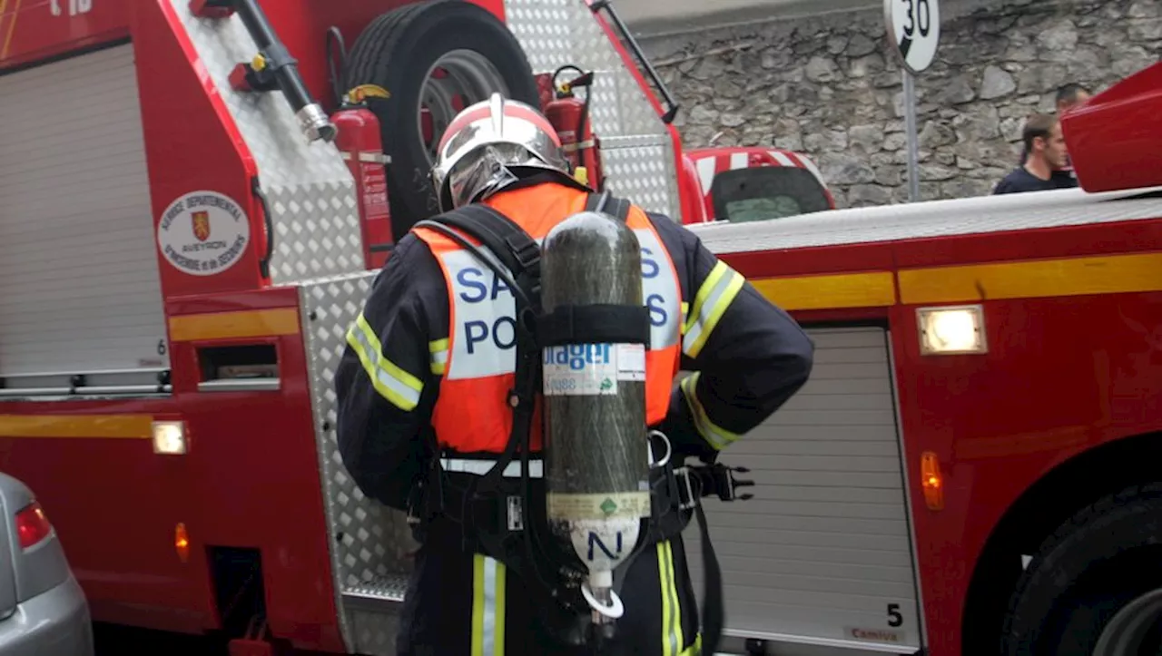 Parti d’une dépendance, le feu se propage à deux bâtiments en Aveyron