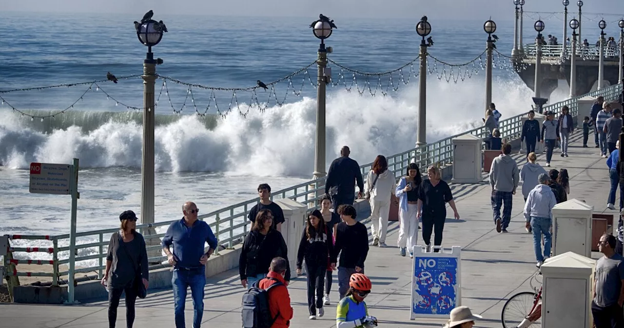 Colder weather and high tides this weekend