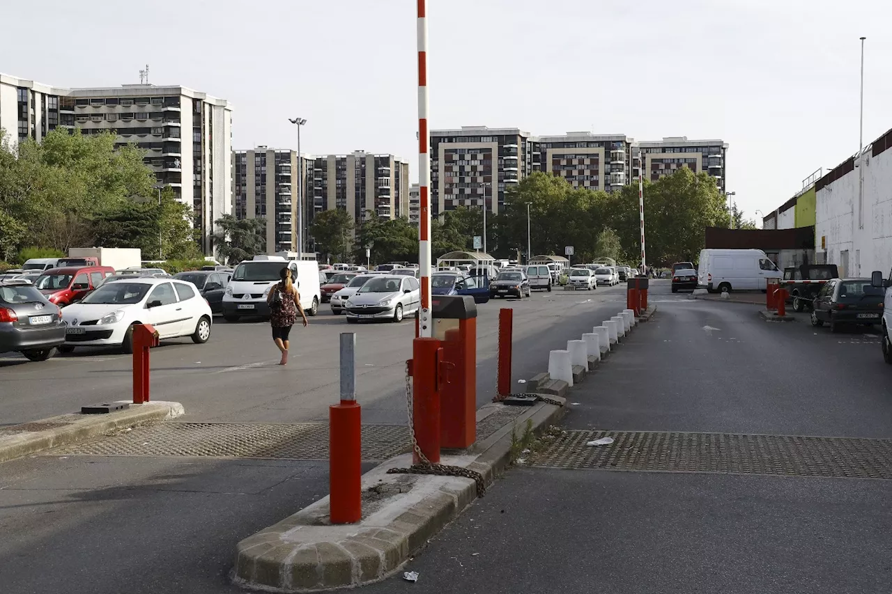 Ombrières obligatoires sur les parkings: la grande distribution proteste