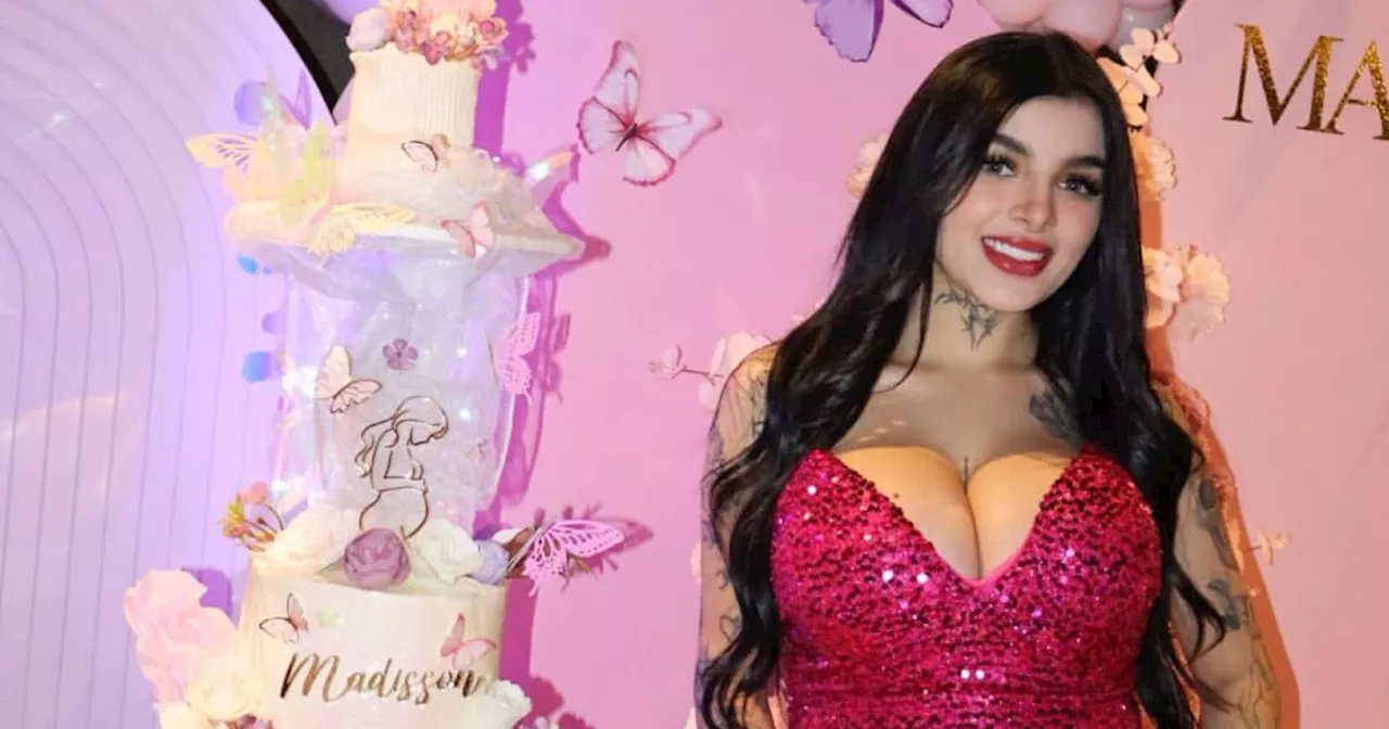 Karely Ruiz presume su lujoso baby shower