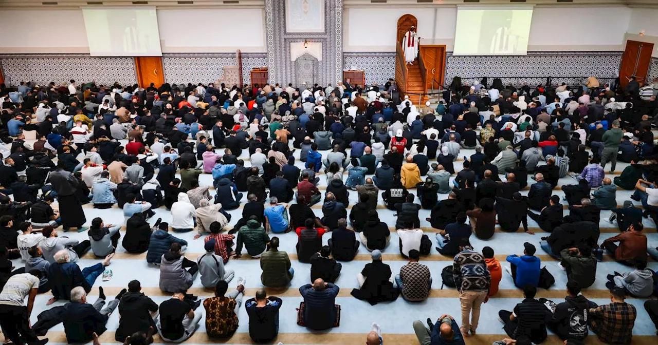 Gironde : après de vives tensions, le maire de la ville aux deux projets de mosquées demande la protection fonctionnelle