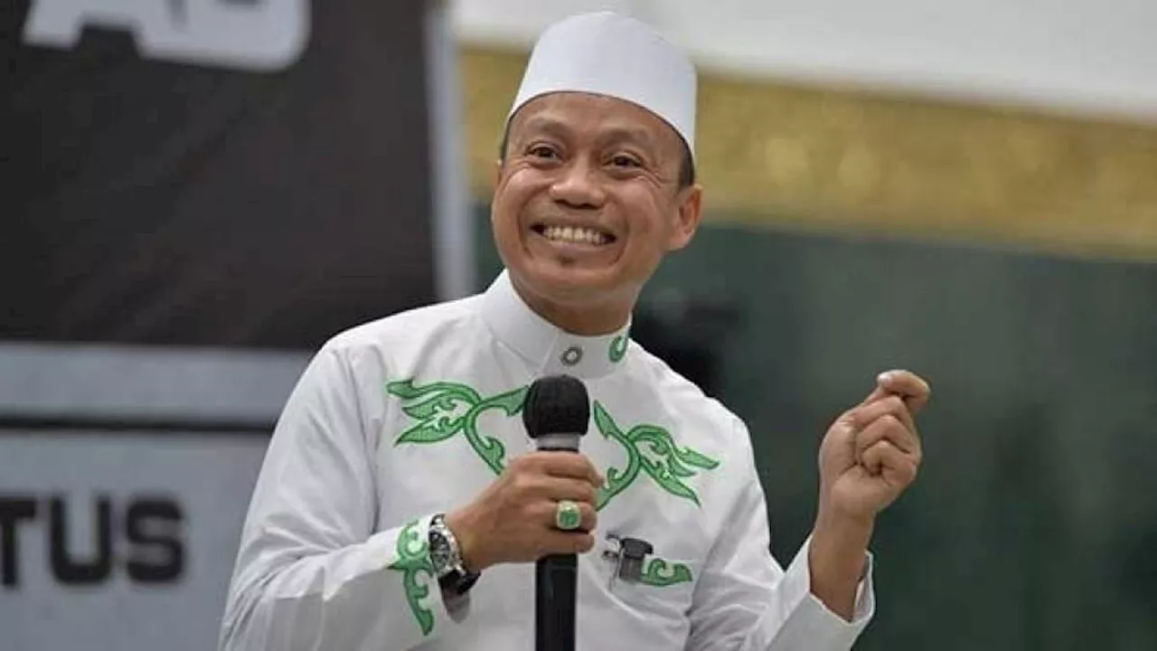 Bolehkah Mematikan HP saat Sholat? Ini Jawaban Kocak Ustadz Das'ad Latif