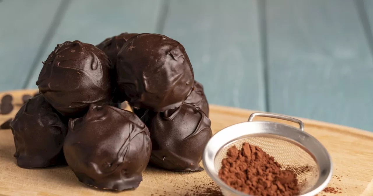 Energy balls enrobées au chocolat noir (à la farine d'amande)