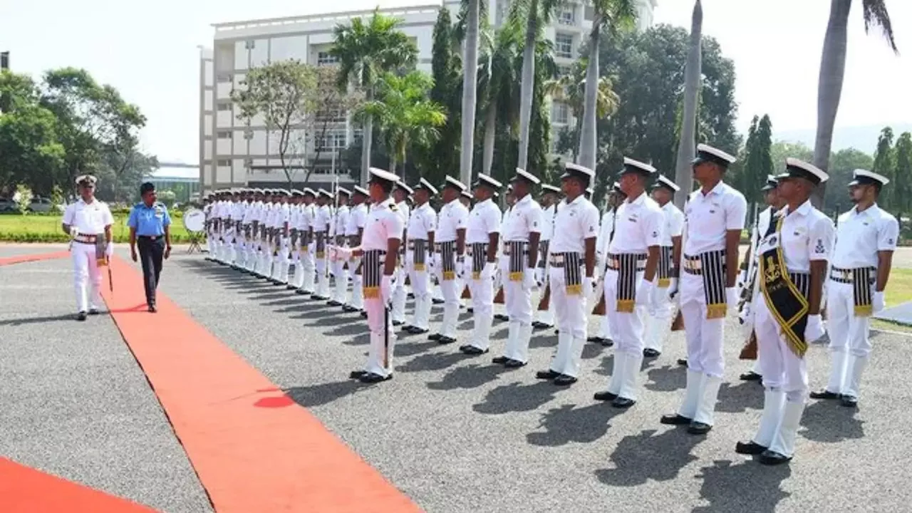 Join Indian Navy: नौसेना में 12वीं पास के लिए सीधी भर्ती! नोटिफिकेशन जारी, इस डेट से भरे जाएंगे फॉर्म