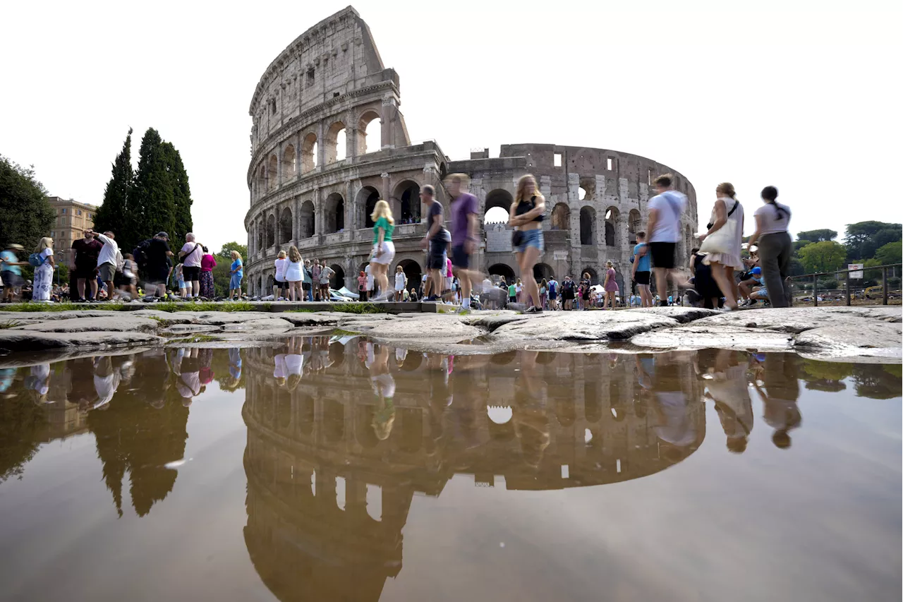 Airbnb Deal brings back gladiator fights to Rome's Colosseum