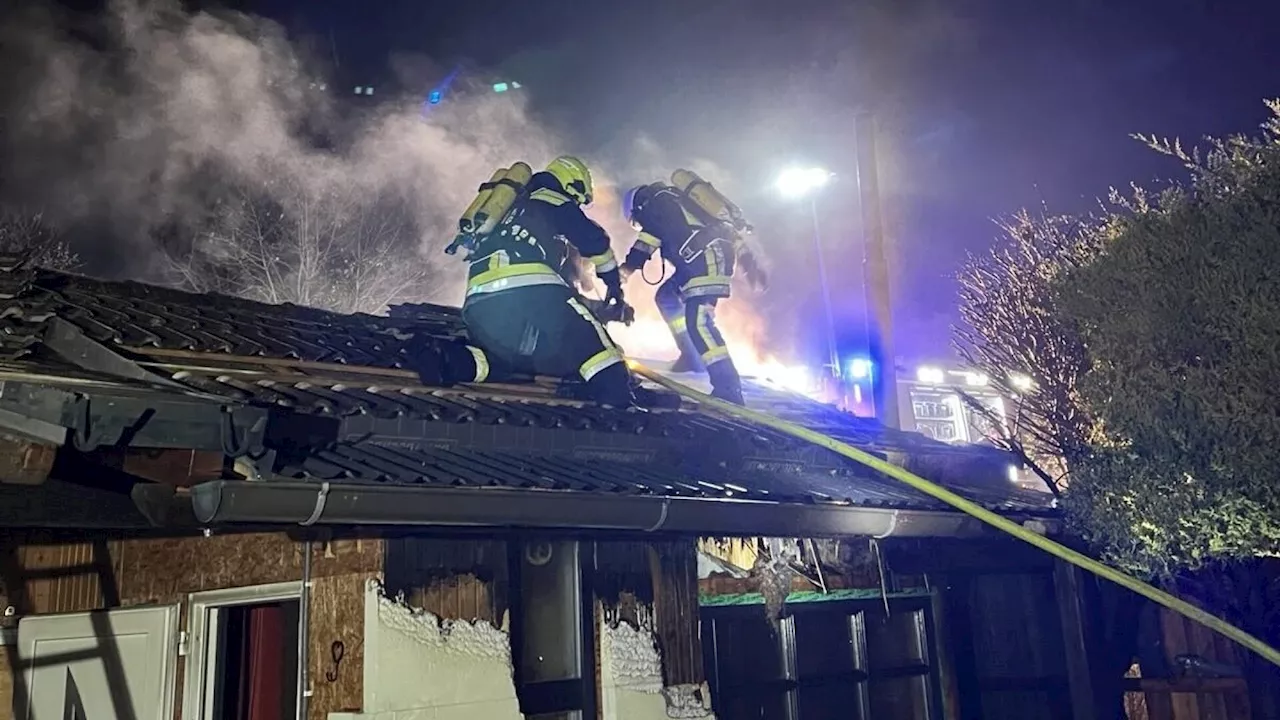 Gartenhütte stand in Vollbrand