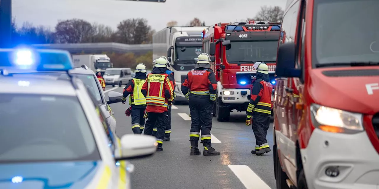 Vollsperrung auf der A9 in Franken: T&ouml;dlicher Unfall mit mehreren Fahrzeugen