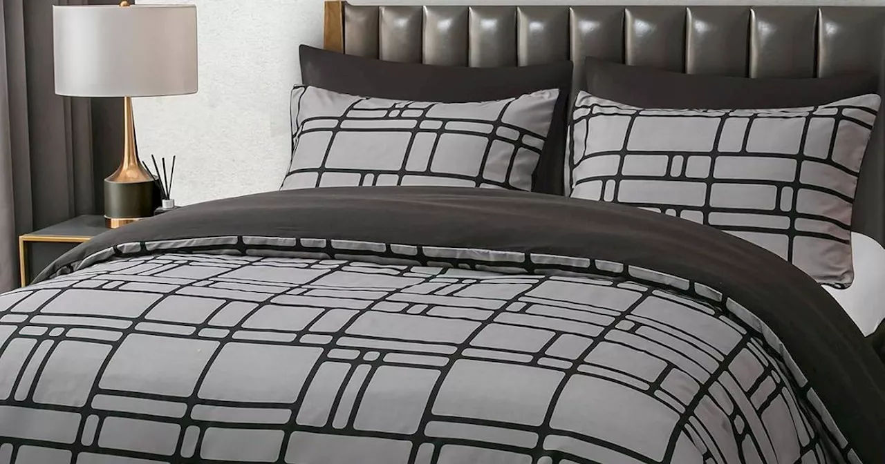 Amazon slashes price on 'gorgeous' non-iron duvet set to less than £20