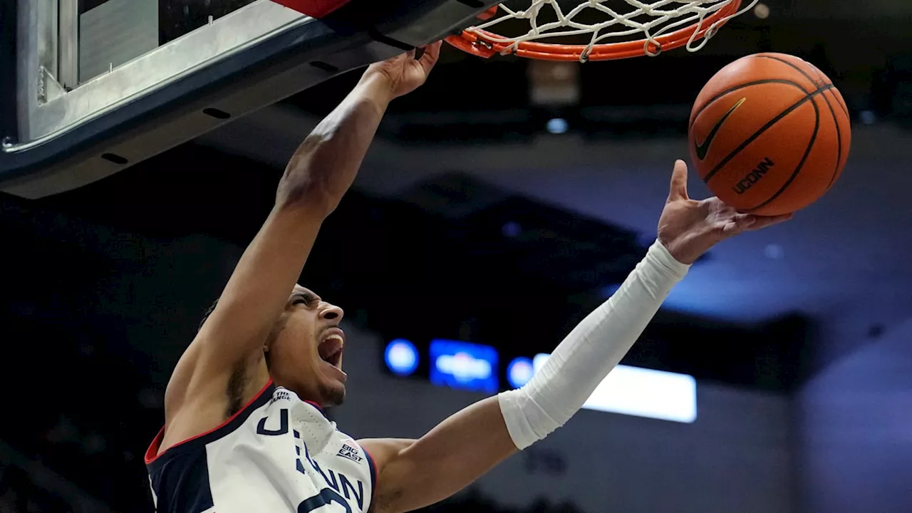 Dan Hurley Talks UConn's 'Rocket Ship' Sophomore: 'He's Got Great Tools'