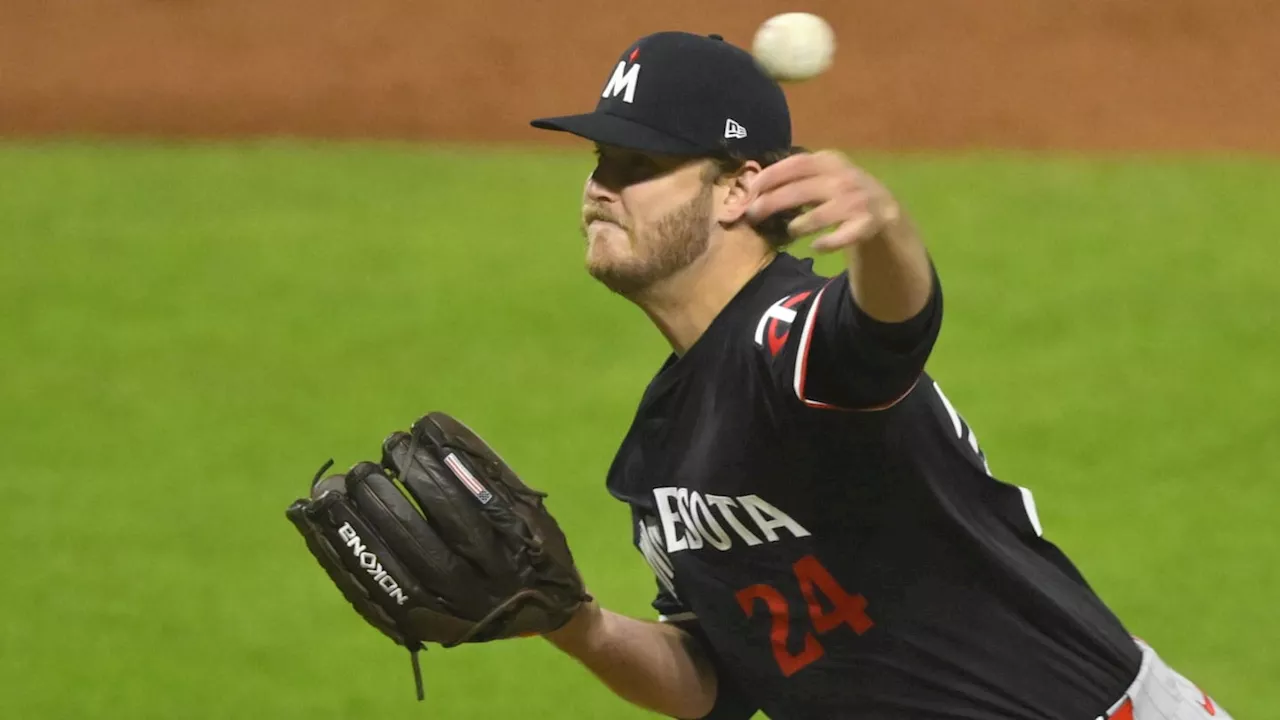 Ex-Twins reliever who struggled in late-season collapse signs with Korean team