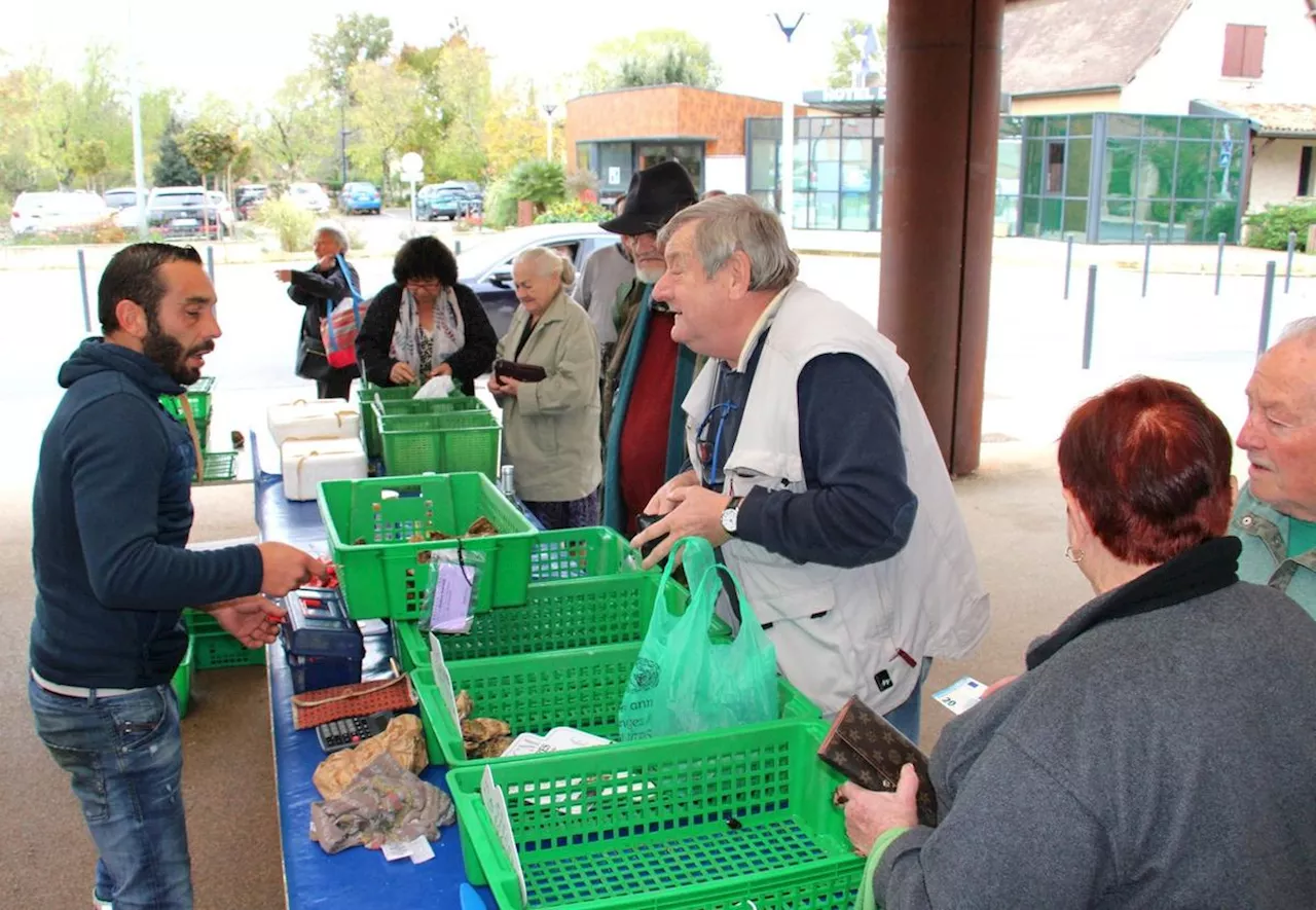 Prigonrieux : la halle arc-en-ciel est bien vivante lors du marché du dimanche