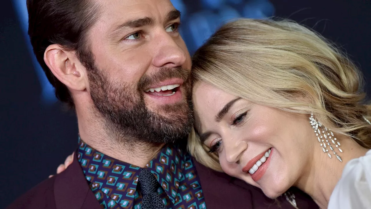 John Krasinski, Emily Blunt gli aveva fatto una promessa se fosse diventato l'Uomo più Sexy del Mondo