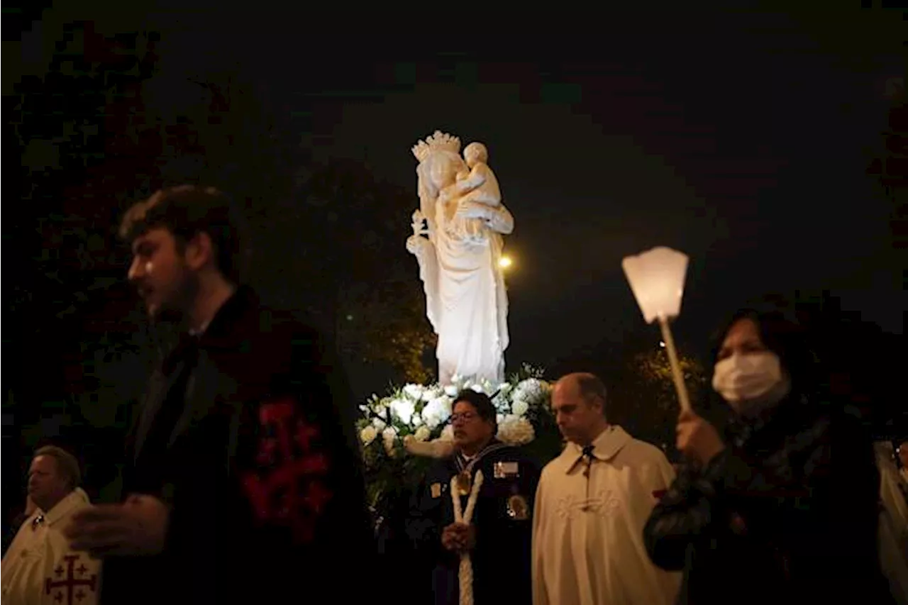 Virgin Mary statue, a symbol of resilience, returns to Notre Dame Cathedral 5 years after fire