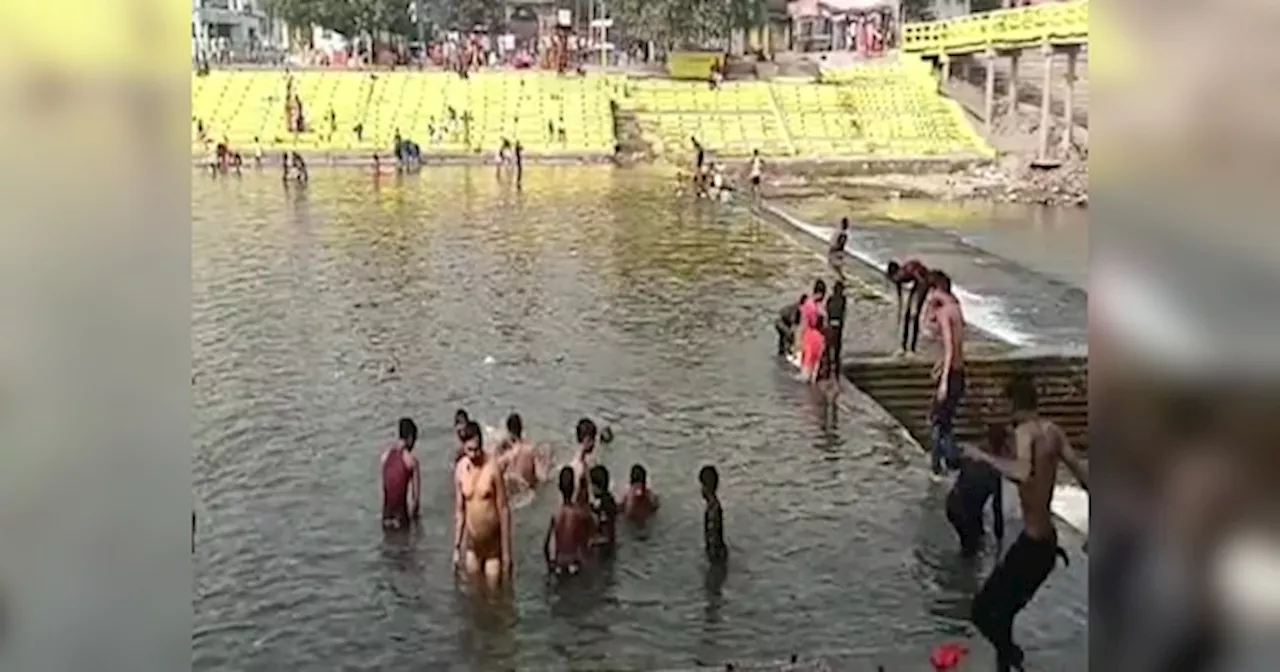 Kartik Purnima: कार्तिक पूर्णिमा पर गंगा में आस्था की डुबकी, मंदिरों में लगा लोगों का तांता