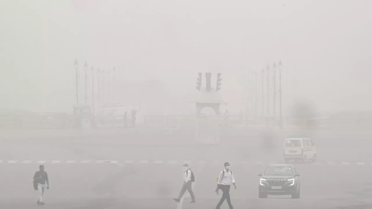 दिल्ली-NCR की हवा में सांस लेना मुश्किल, AQI 450 पार, यहां चेक करें एयर क्वालिटी