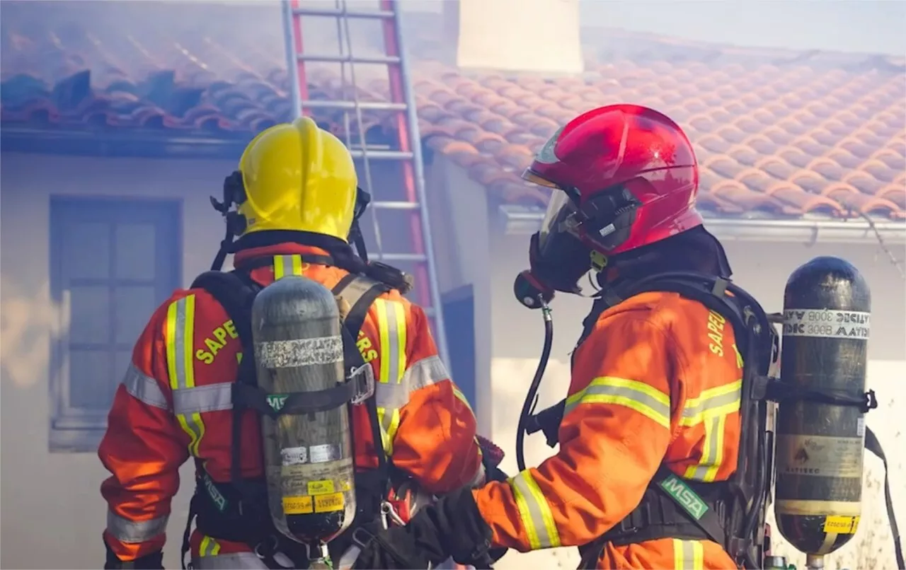 En Vendée, une maison désaffectée, attenante à une autre habitation, prend feu