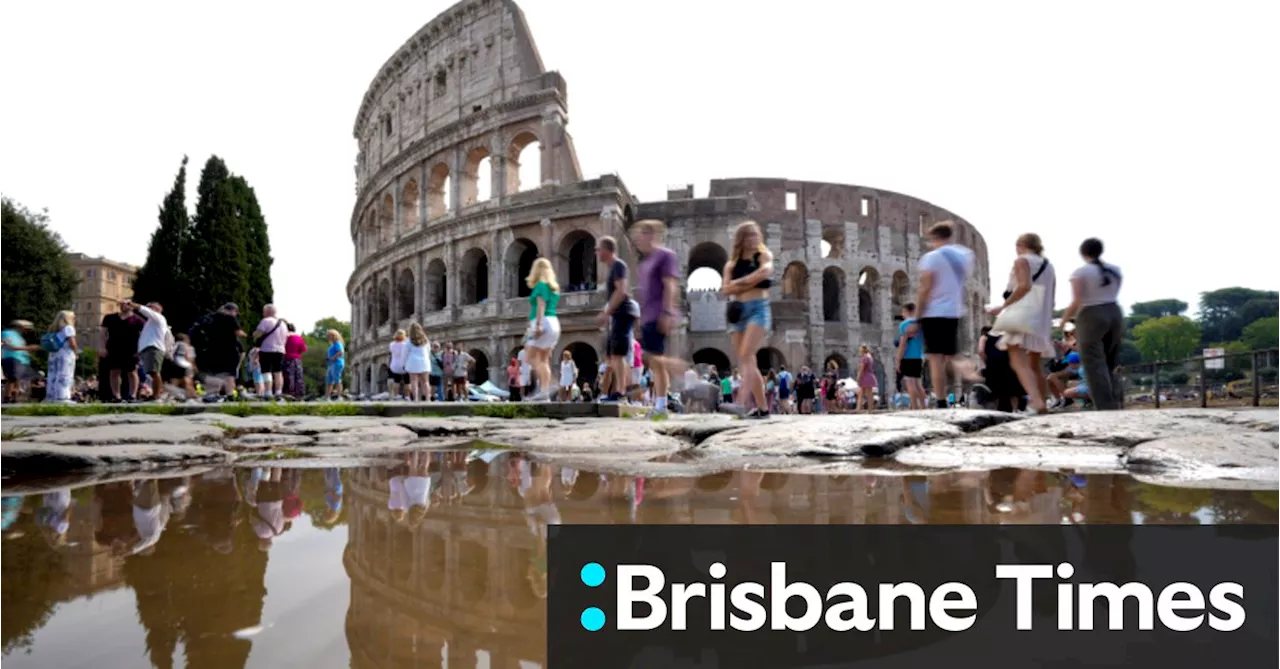 Tourists will dress up and ‘fight’ at the Colosseum – and Romans are furious