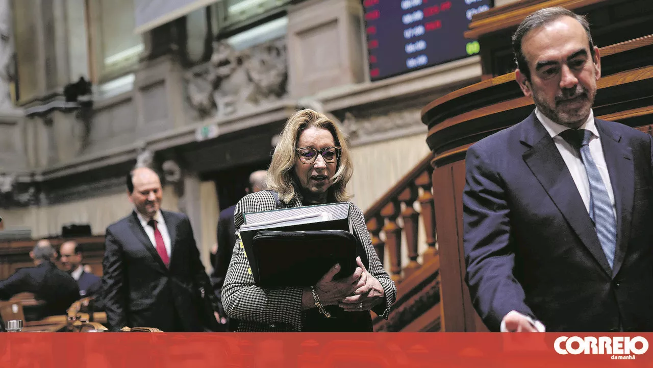 Aumento de 3,1% é referência para reformas. Ministro das Finanças diz que não é tempo para subidas extras