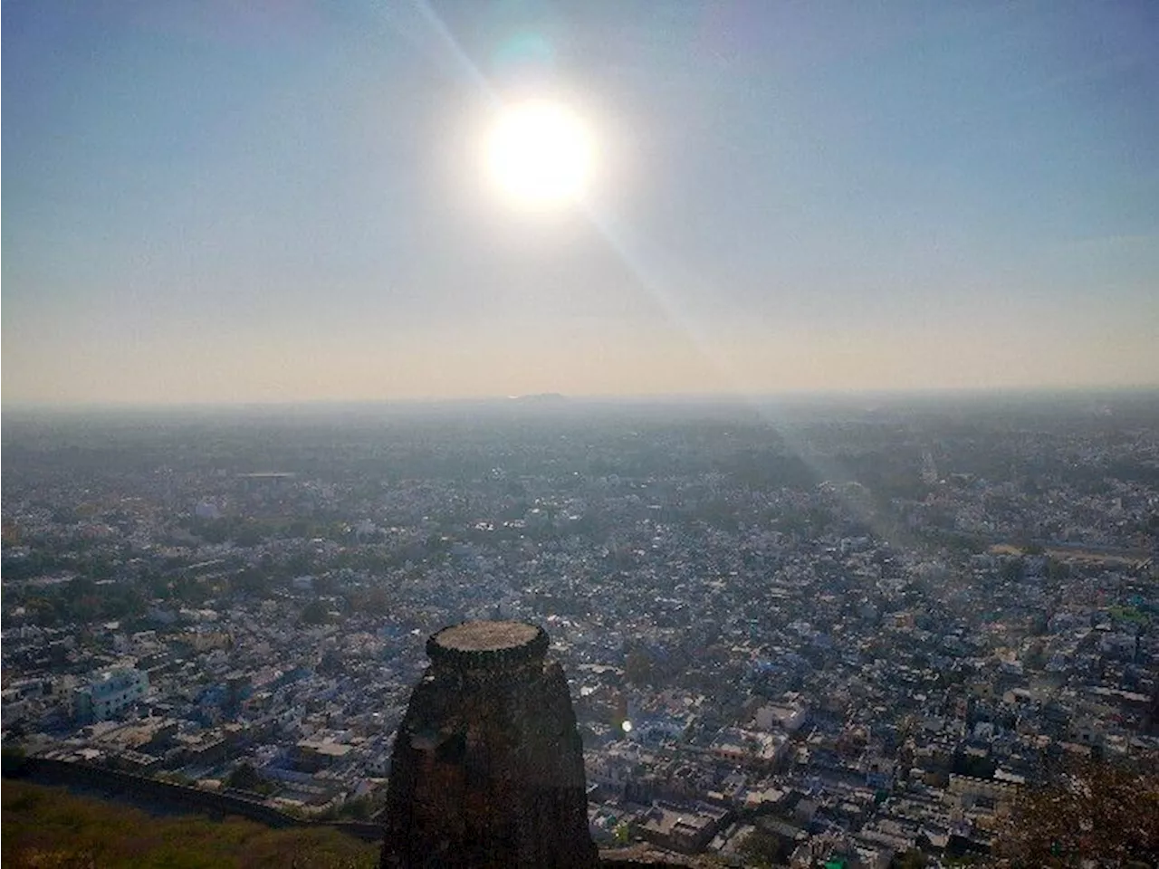 सुबह-रात की ठंड... दिन में गर्मी: नवंबर के आखिरी हफ्ते में ठंड का प्रभाव बढ़ने की संभावना, दिन का पारा भी ह...