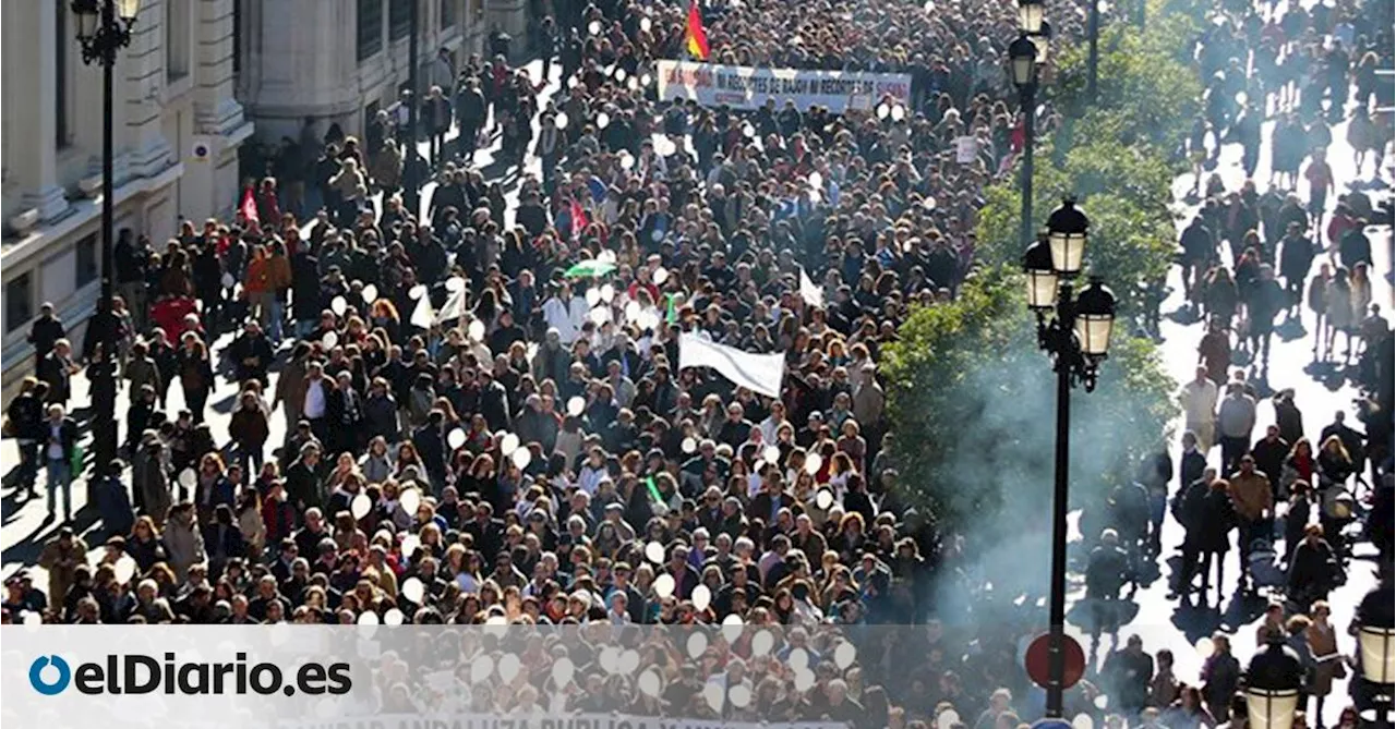 Andalucía se cita en las calles en defensa de la sanidad pública en plena ofensiva judicial contra el Gobierno de Moreno