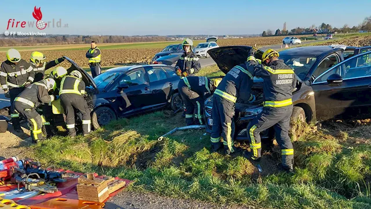 Stmk: Zwei Autos bei Unfall in Neudorf bei Mooskirchen in Feld geschleudert → eine eingeschlossene Person