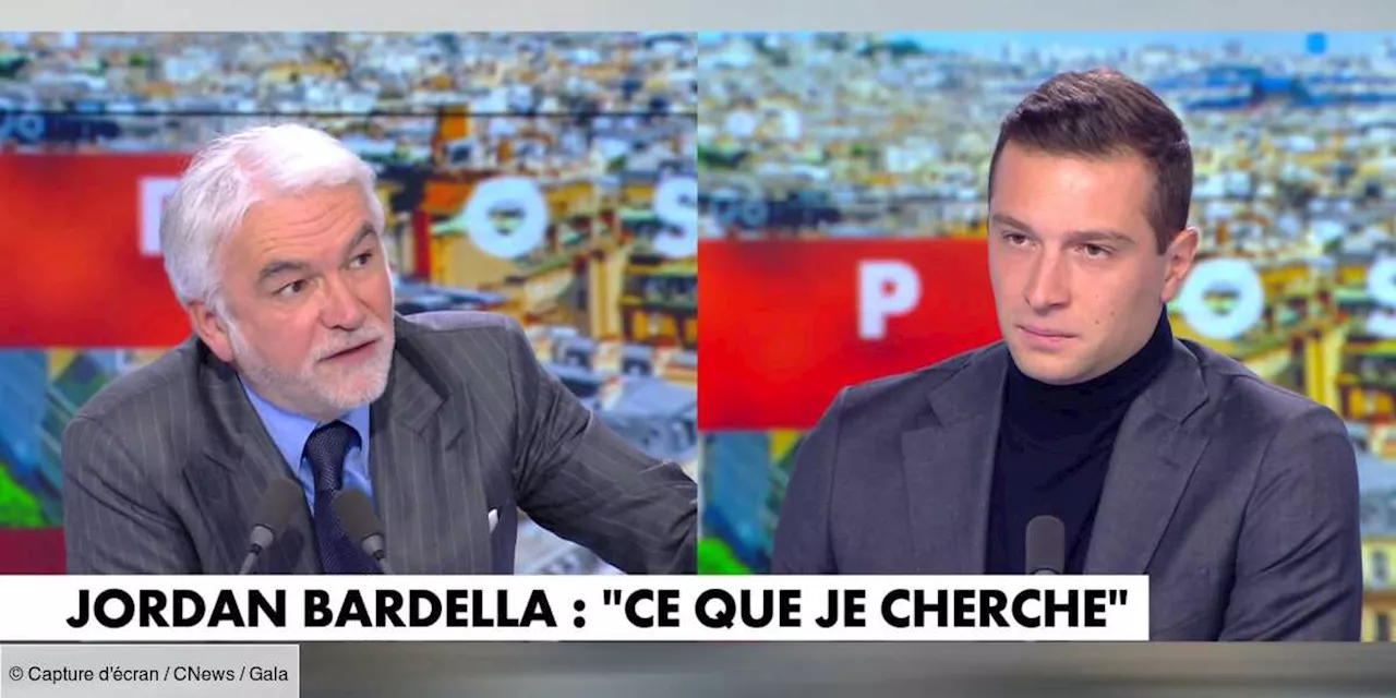 – Jordan Bardella hilare face à Léa Salamé : cette blague que Pascal Praud ne digère pas