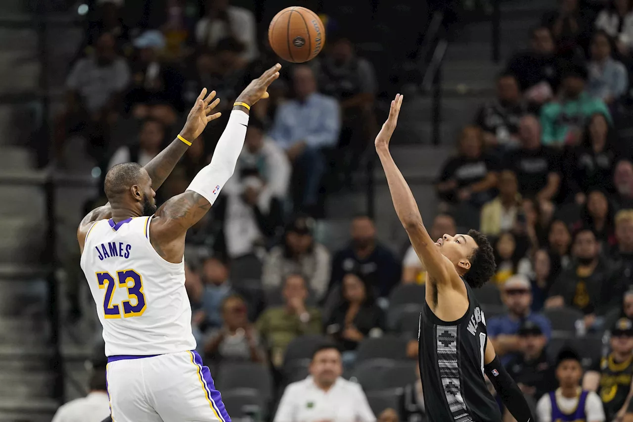 NBA: LeBron James notches 4th straight triple-double as Lakers edge Spurs