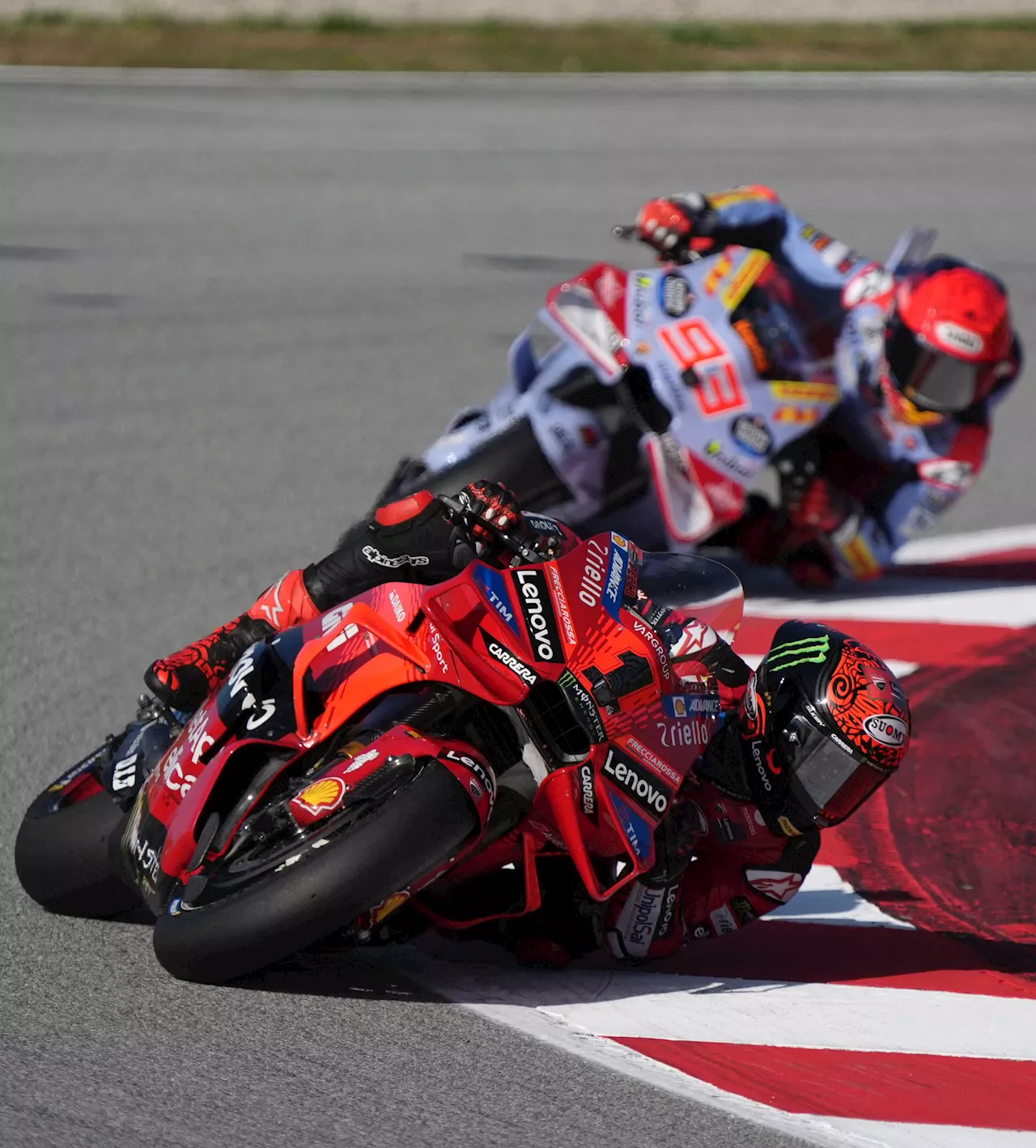 Pecco Bagnaia Memainkan Orkestra Slipstream di Barcelona