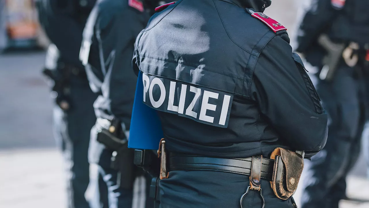 Polizisten angegriffen - Aggressiver Mann rastet in Amt aus und beißt los