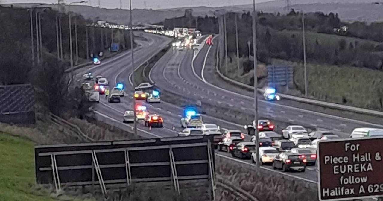 M62 police chase ends in crash with one critical and four women arrested