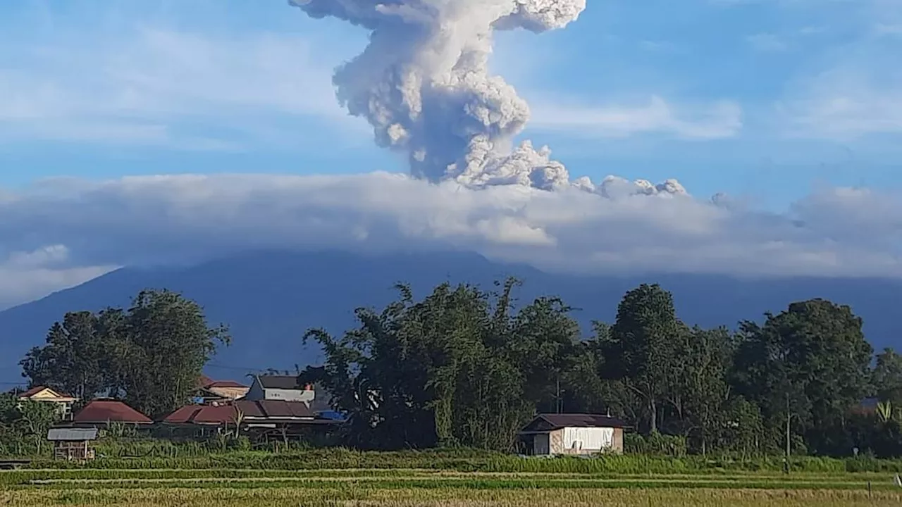 5 Gunung Api Indonesia Berstatus Siaga, Kenali Potensi Bahaya dan Langkah Antisipasi