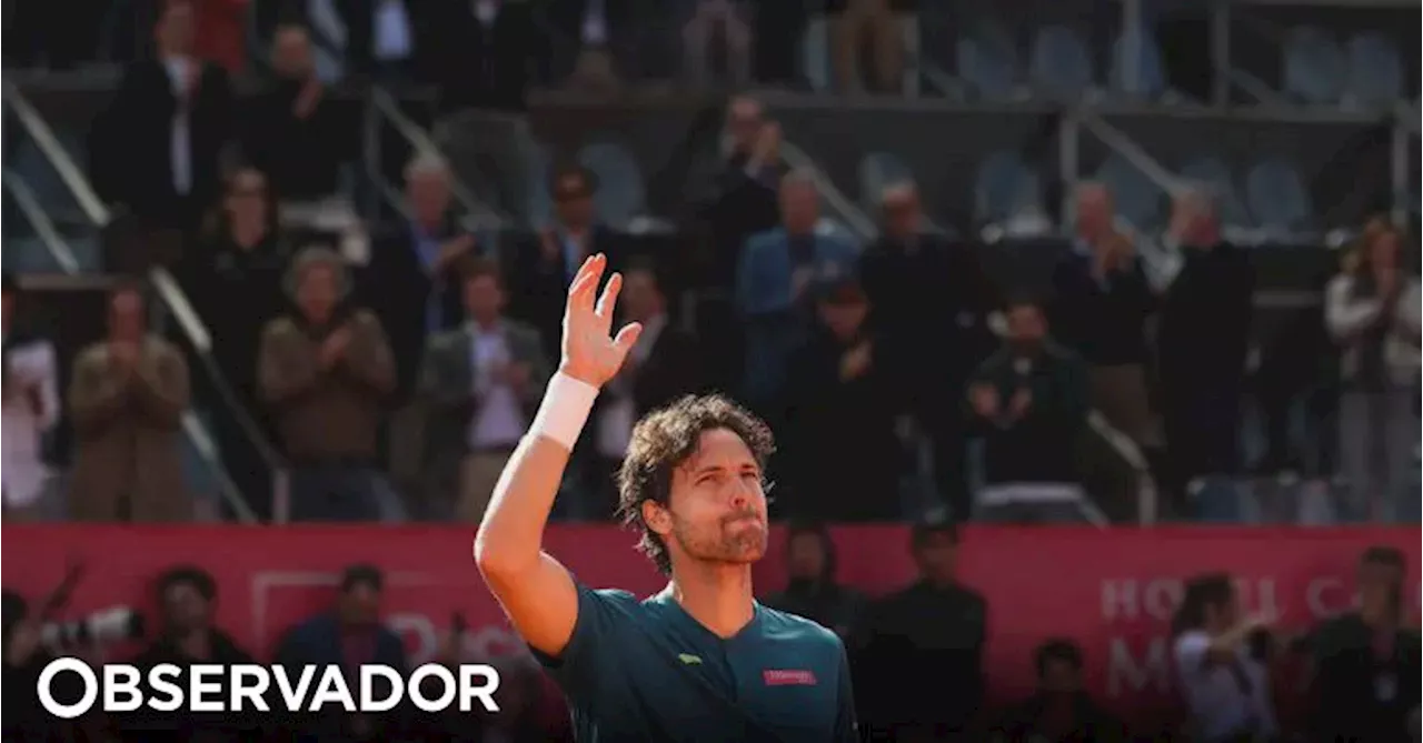 Ex-tenista português João Sousa homenageado durante as ATP Finals