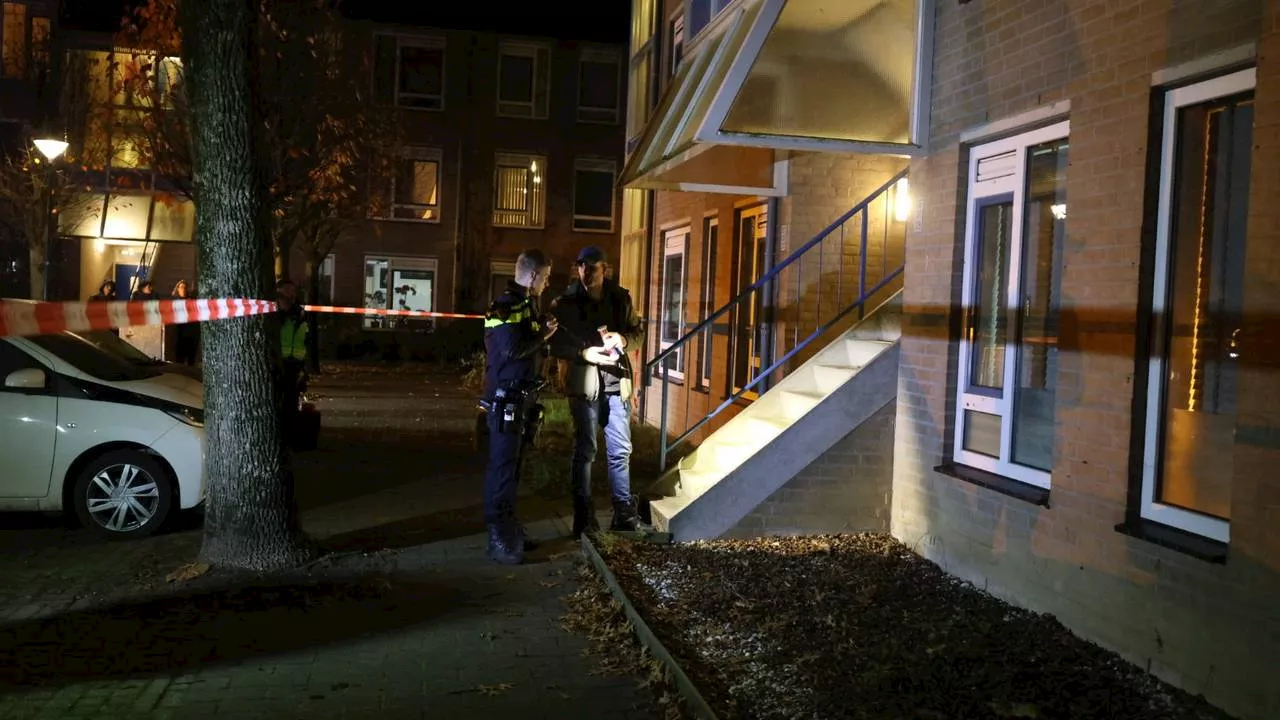 Explosie in appartementencomplex: ramen gesprongen en pannen van het dak