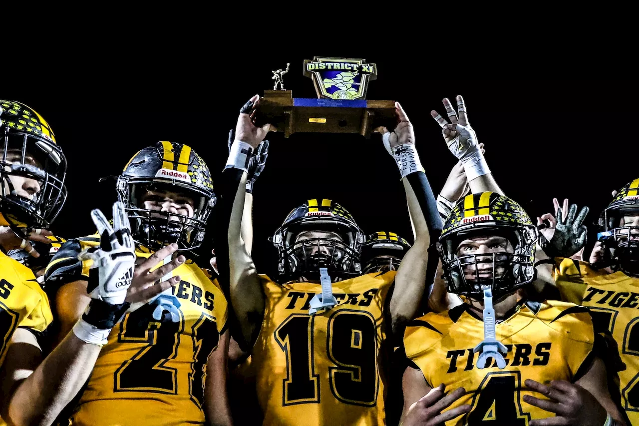 How did Pennsylvania’s top-ranked football teams fare on Friday, Nov. 15?