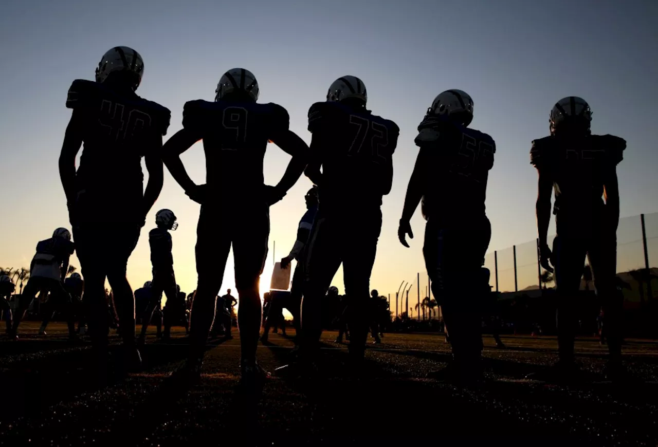 Mater Dei’s Kartell Purvis leads Crusaders to 47-14 playoff win over Bishop’s