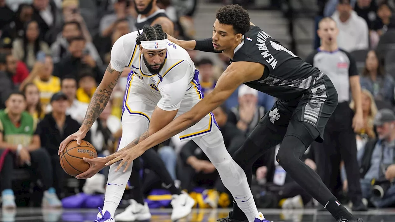 Lakers' LeBron James, Anthony Davis Keep LA on Insane Streak With Win Over Spurs